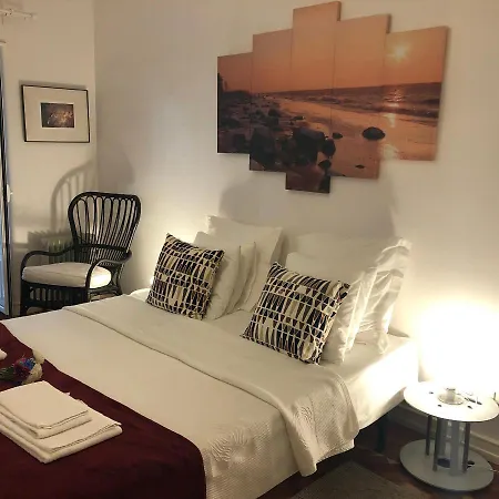 99 Flowers Flat Guest house
