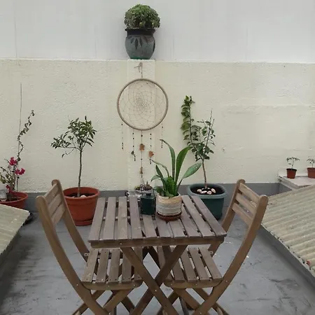 99 Flowers Flat Guest house