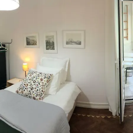99 Flowers Flat Guest house Lisbon