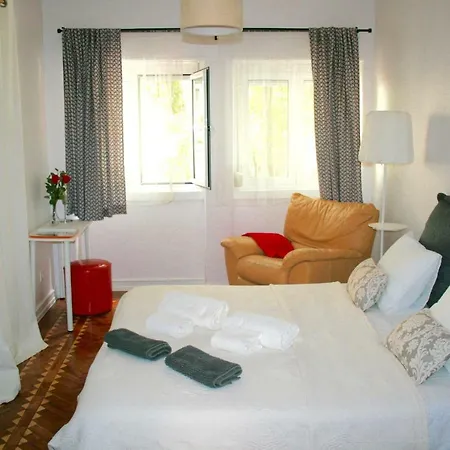 99 Flowers Flat Guest house