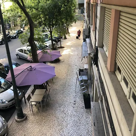 99 Flowers Flat Vendégház *